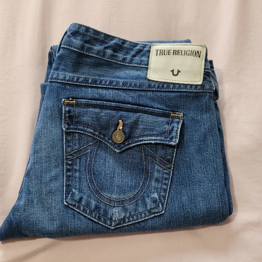 True Religion Joey Low Rise Flare Jeans with Vintage Distressing 30/30 - Picture 2 of 9